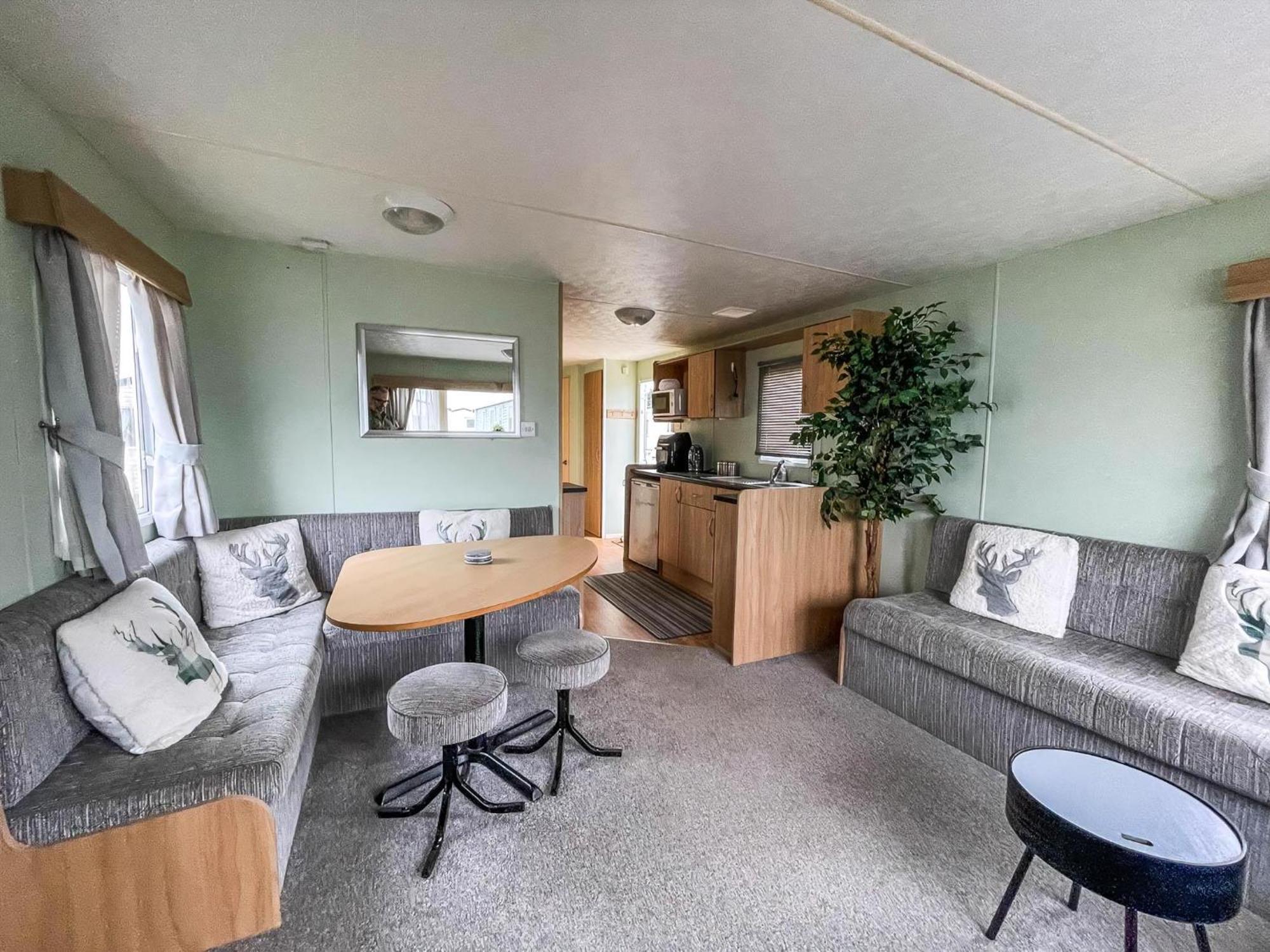8 Berth Caravan At The Seaside Of Haven Hopton-On-Sea In Norfolk Ref 80065F Great Yarmouth Exterior foto